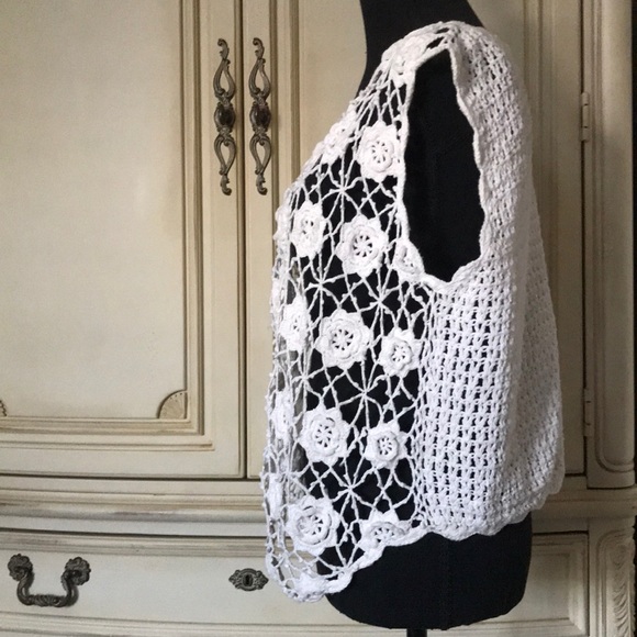 Crocheted white vest - Picture 2 of 6
